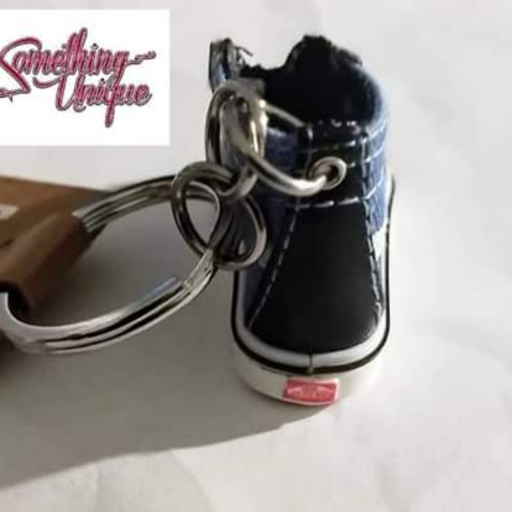 Vans Shoe Keychain - Picture 4 of 4
